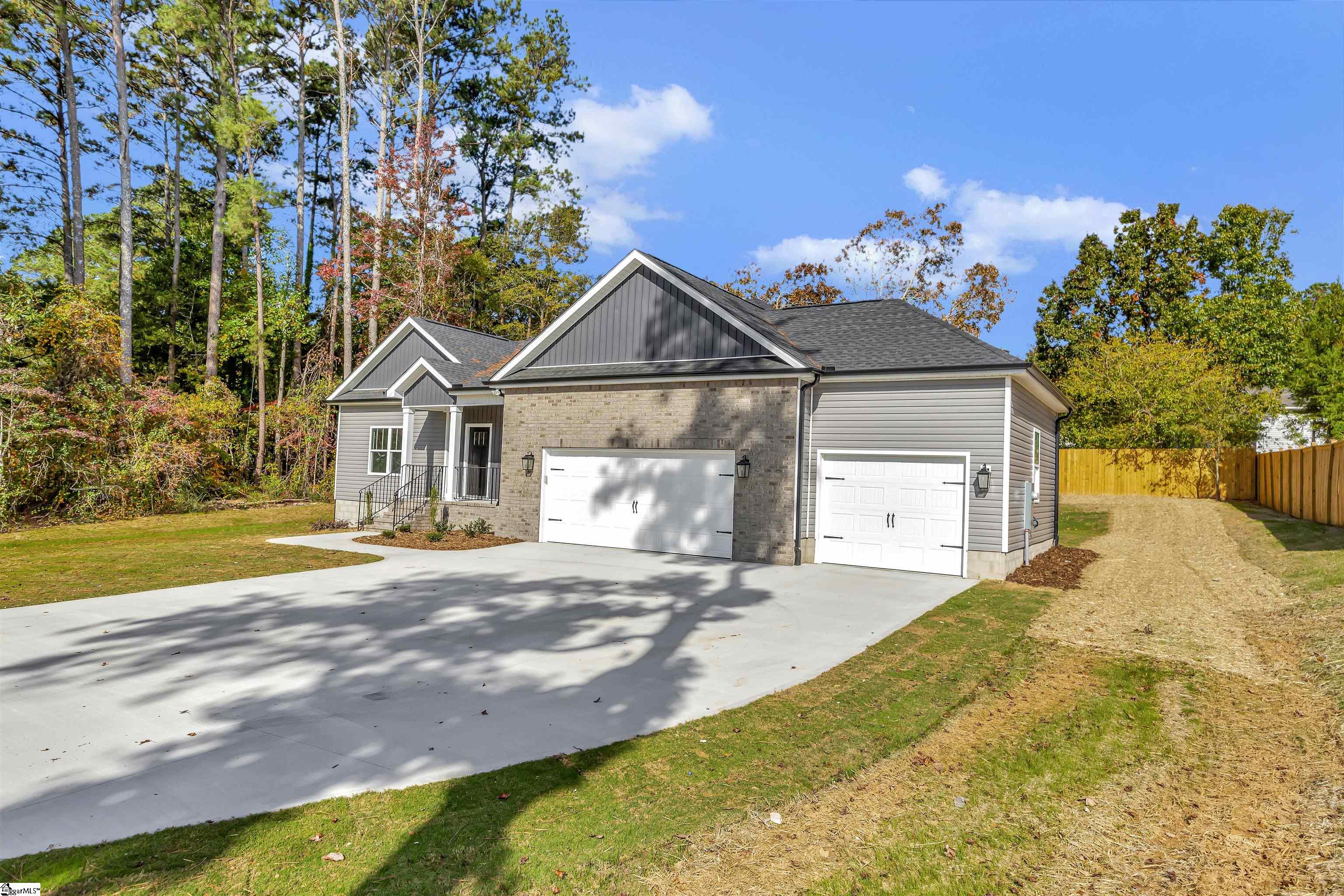 617 Regency Circle Anderson, SC 29625 - Photo 2 of 28