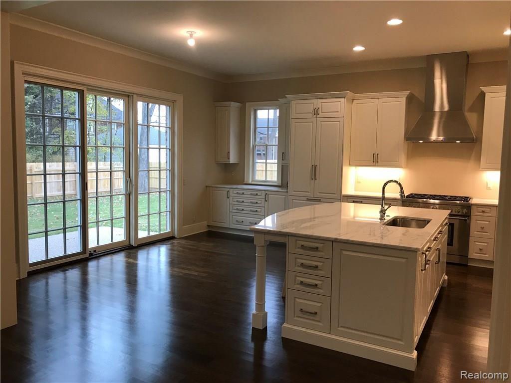 1008 Harvard Road Grosse Pointe Park, MI 48230 - Photo 3 of 19