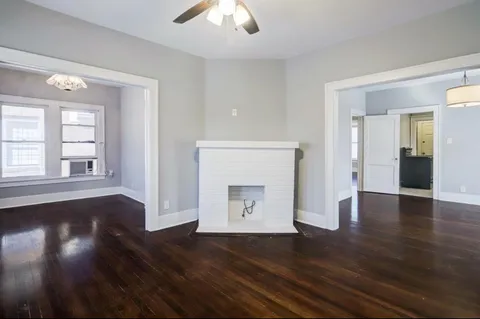 $465,000 | 5125 Polk Street, Houston, TX 77023