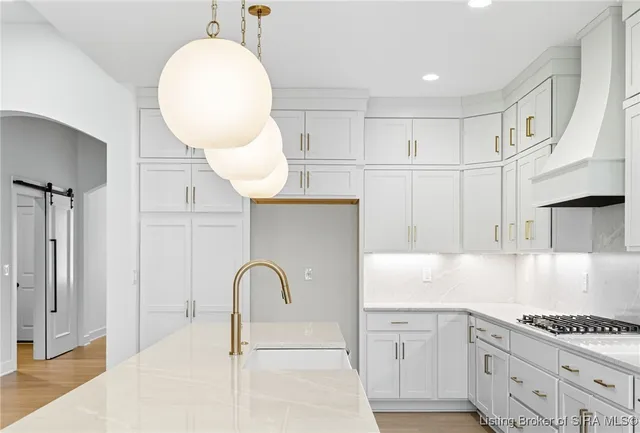 $649,000 | 715 Lillian Way, Jeffersonville, IN 47130