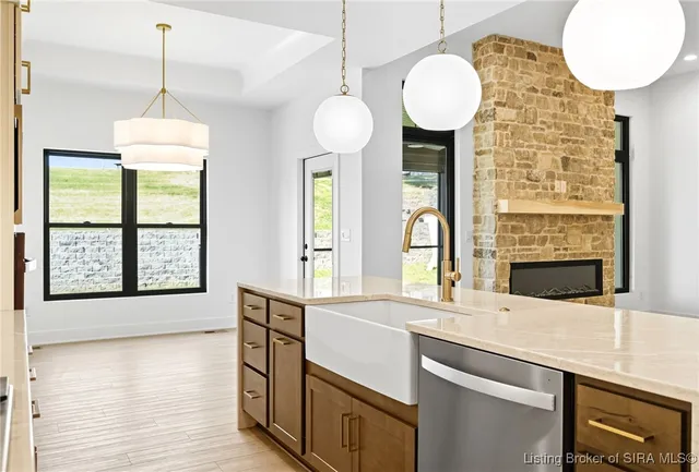 $649,000 | 715 Lillian Way, Jeffersonville, IN 47130