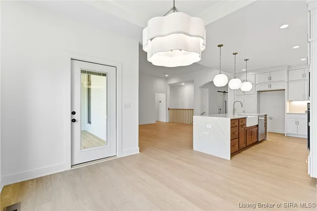 $649,000 | 715 Lillian Way, Jeffersonville, IN 47130