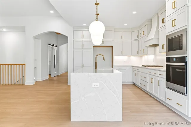 $649,000 | 715 Lillian Way, Jeffersonville, IN 47130