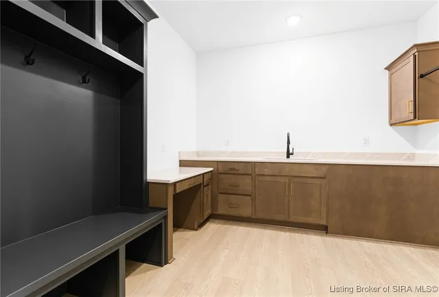 $649,000 | 715 Lillian Way, Jeffersonville, IN 47130