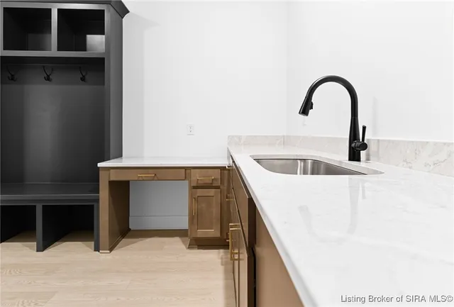 $649,000 | 715 Lillian Way, Jeffersonville, IN 47130