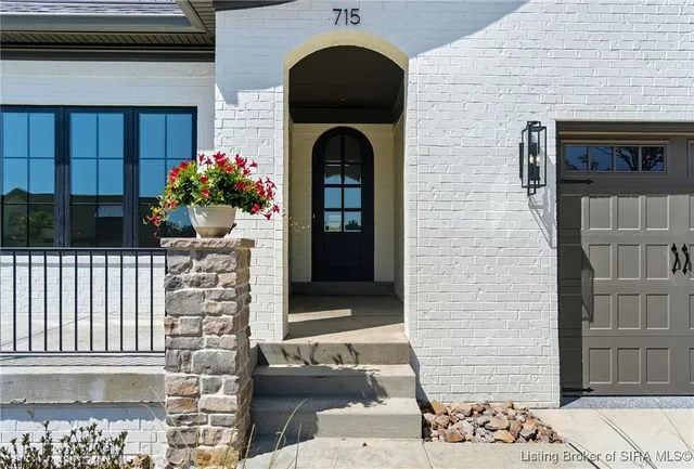 $649,000 | 715 Lillian Way, Jeffersonville, IN 47130