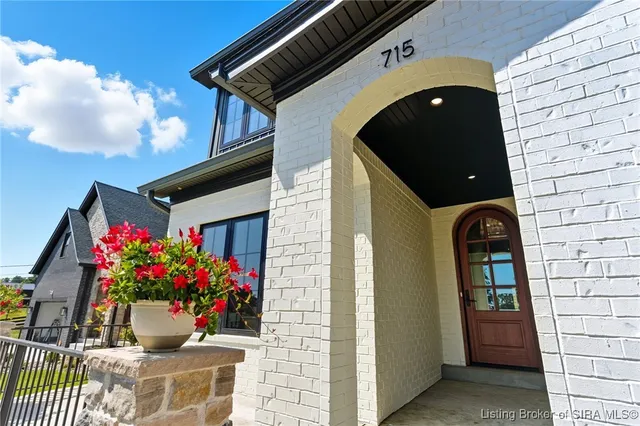 $649,000 | 715 Lillian Way, Jeffersonville, IN 47130