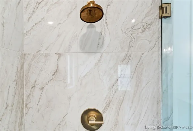 $649,000 | 715 Lillian Way, Jeffersonville, IN 47130