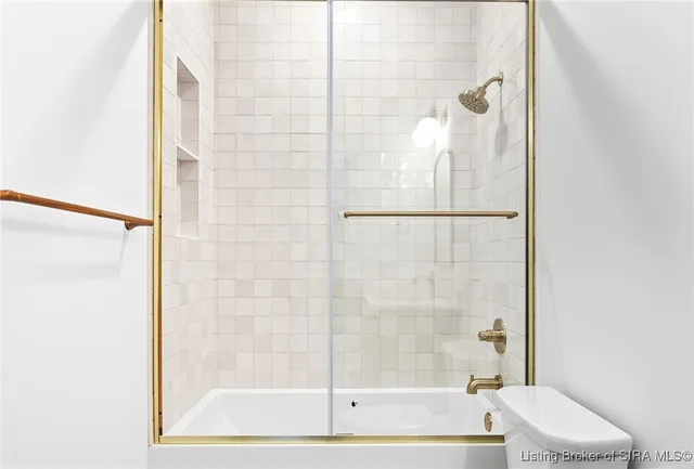 $649,000 | 715 Lillian Way, Jeffersonville, IN 47130