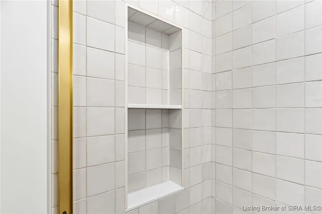 $649,000 | 715 Lillian Way, Jeffersonville, IN 47130