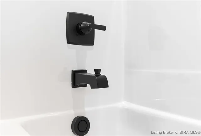 $649,000 | 715 Lillian Way, Jeffersonville, IN 47130