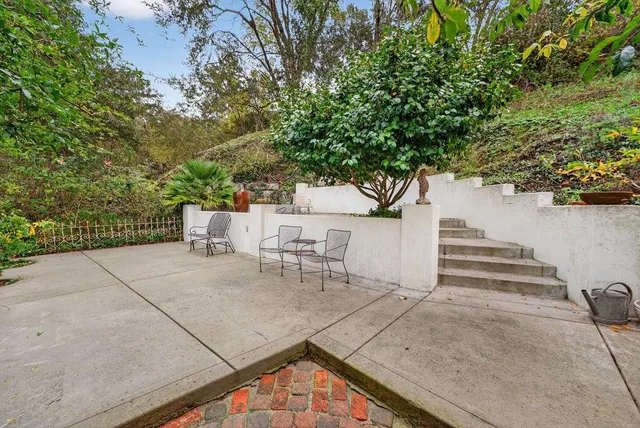 $998,500 | 885 Larkin Valley Road, Watsonville, CA 95076