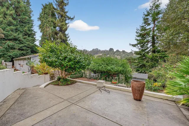 $998,500 | 885 Larkin Valley Road, Watsonville, CA 95076