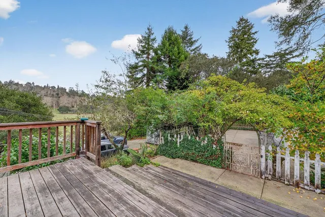 $998,500 | 885 Larkin Valley Road, Watsonville, CA 95076