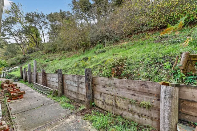 $998,500 | 885 Larkin Valley Road, Watsonville, CA 95076