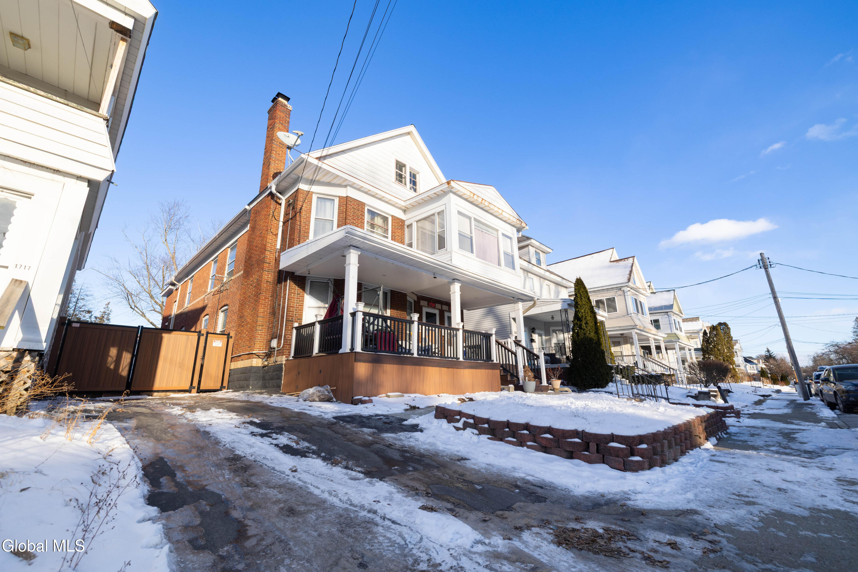1719 Eastern Parkway Schenectady, NY 12309 - Photo 1 of 82 front