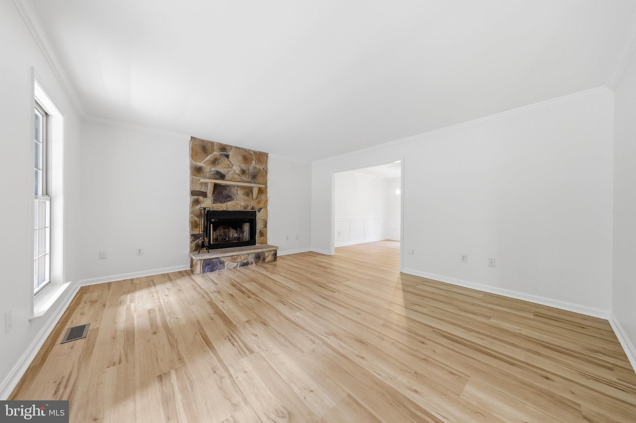 6728 Oakridge Road New Market, MD 21774 - Photo 6 of 75 Living Room
