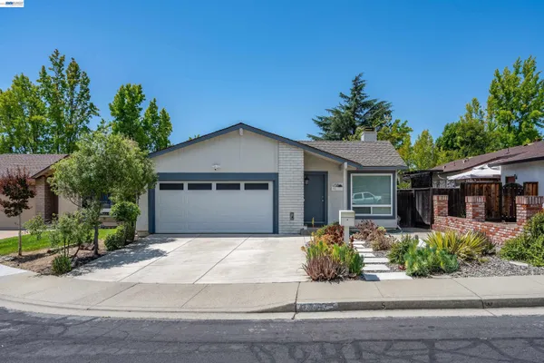 $820,000 | 1255 Cougar Lane, Concord, CA 94521