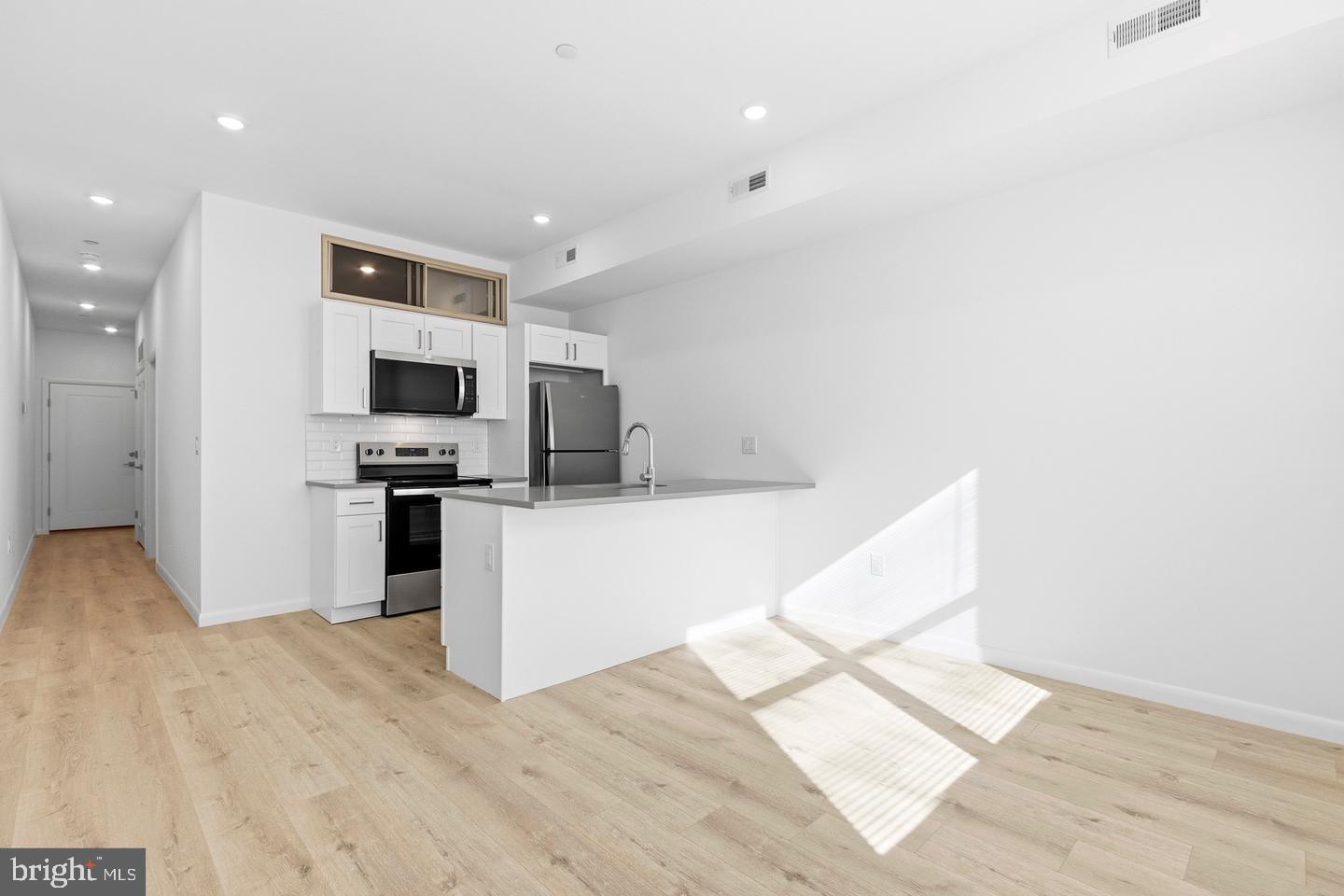 7246 Rising Sun Avenue Philadelphia, PA 19111 - Photo 1 of 12