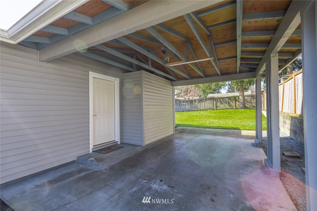 617 Union Avenue Northeast Renton, WA 98059 - Photo 3 of 16 Gallery Image 3
