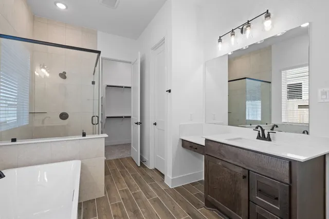 $424,990 | 12019 Canal Vw Boulevard, Mont Belvieu, TX 77523