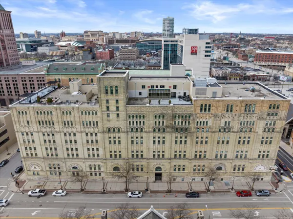 $245,000 | 270 East Highland Avenue, Unit 1043, Milwaukee, WI 53202