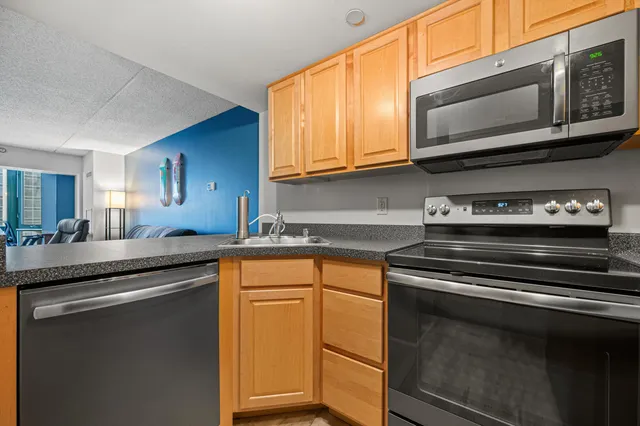 $245,000 | 270 East Highland Avenue, Unit 1043, Milwaukee, WI 53202