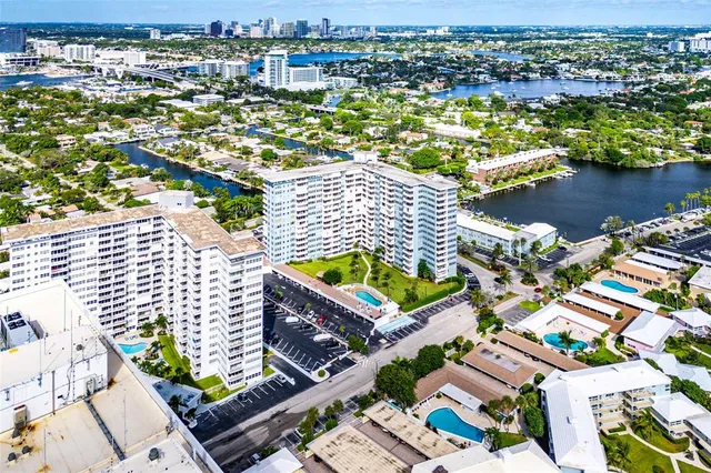 $365,000 | 1900 South Ocean Drive, Unit 812, Fort Lauderdale, FL 33316