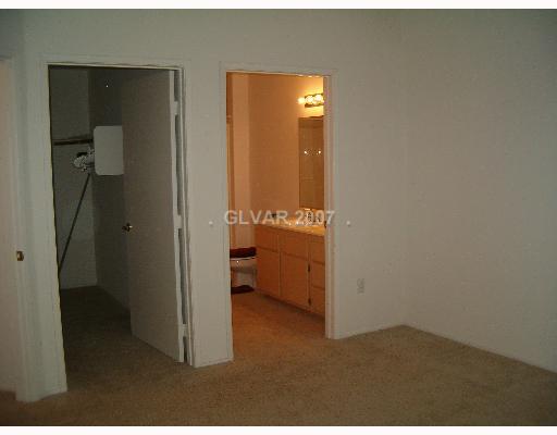 1881 West Alexander Road, Unit 1039 North Las Vegas, NV 89032 - Photo 7 of 8 Master Bath/Spa.