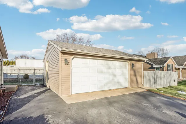 $409,900 | 730 East Mackinac Avenue, Oak Creek, WI 53154