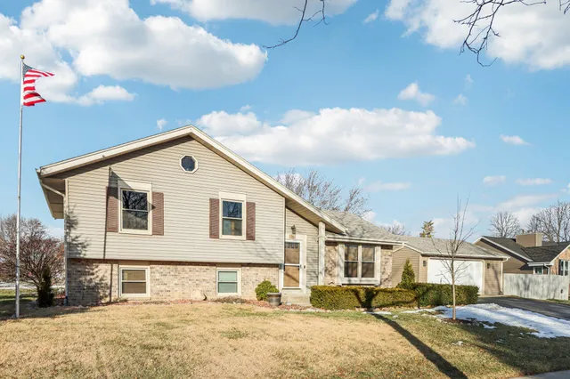 $409,900 | 730 East Mackinac Avenue, Oak Creek, WI 53154
