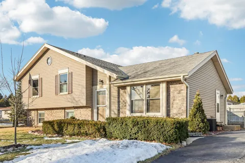 $409,900 | 730 East Mackinac Avenue, Oak Creek, WI 53154