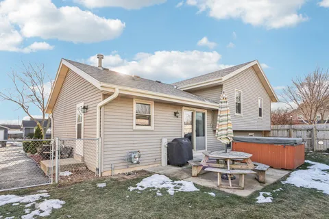 $409,900 | 730 East Mackinac Avenue, Oak Creek, WI 53154