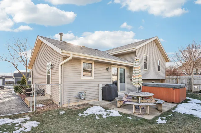 $409,900 | 730 East Mackinac Avenue, Oak Creek, WI 53154