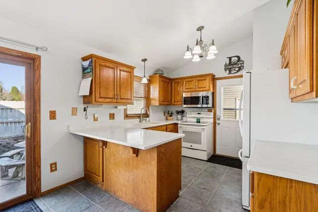 $409,900 | 730 East Mackinac Avenue, Oak Creek, WI 53154