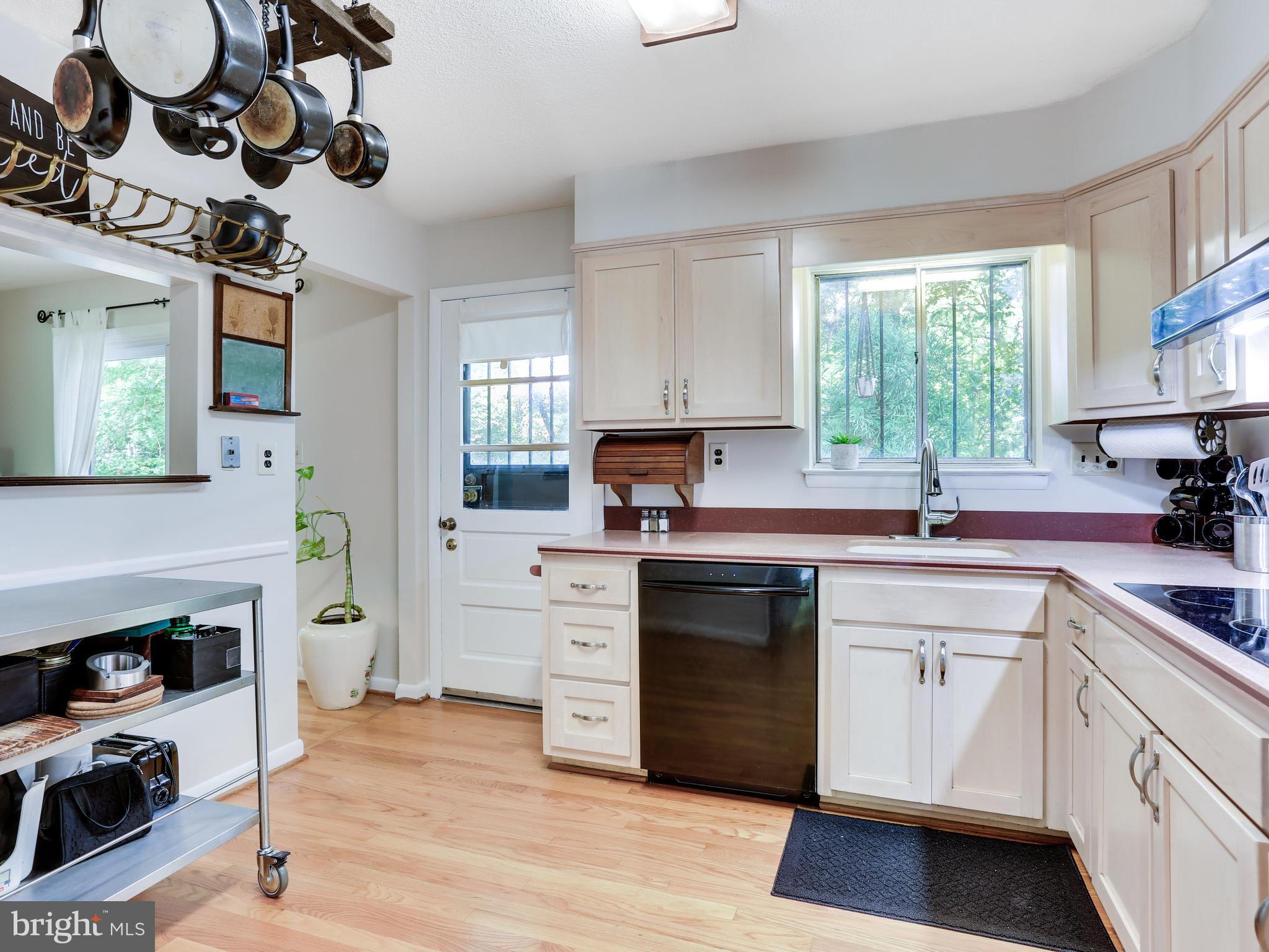 6311 Barrs Lane Lanham, MD 20706 - Photo 11 of 29 Kitchen