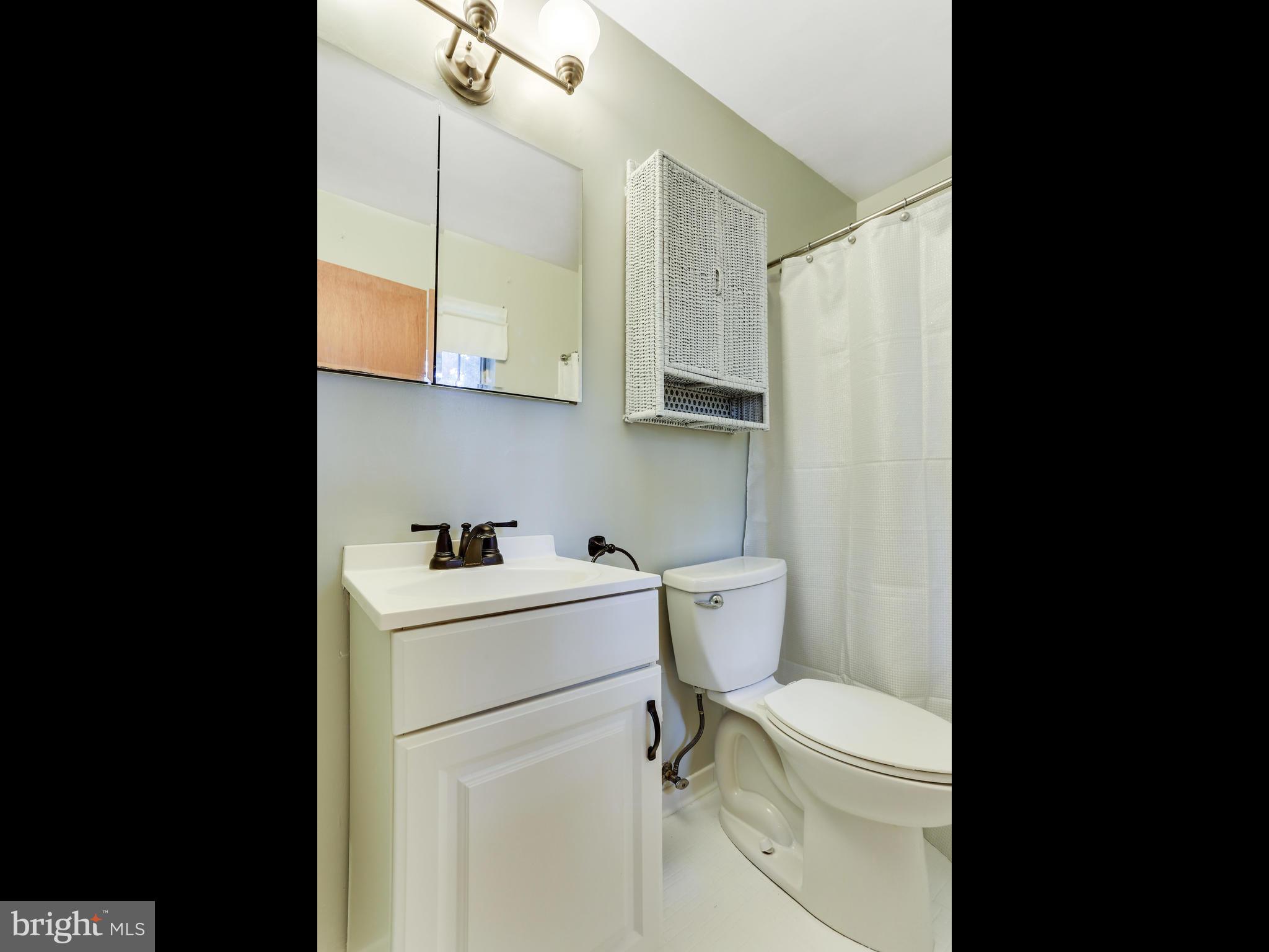 6311 Barrs Lane Lanham, MD 20706 - Photo 16 of 29 Bath