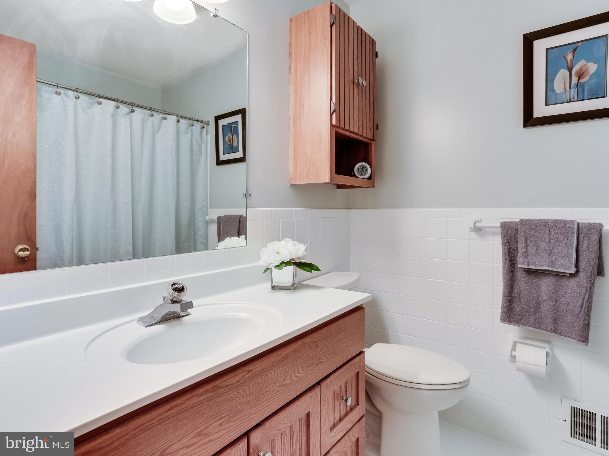 6311 Barrs Lane Lanham, MD 20706 - Photo 17 of 29 Bath