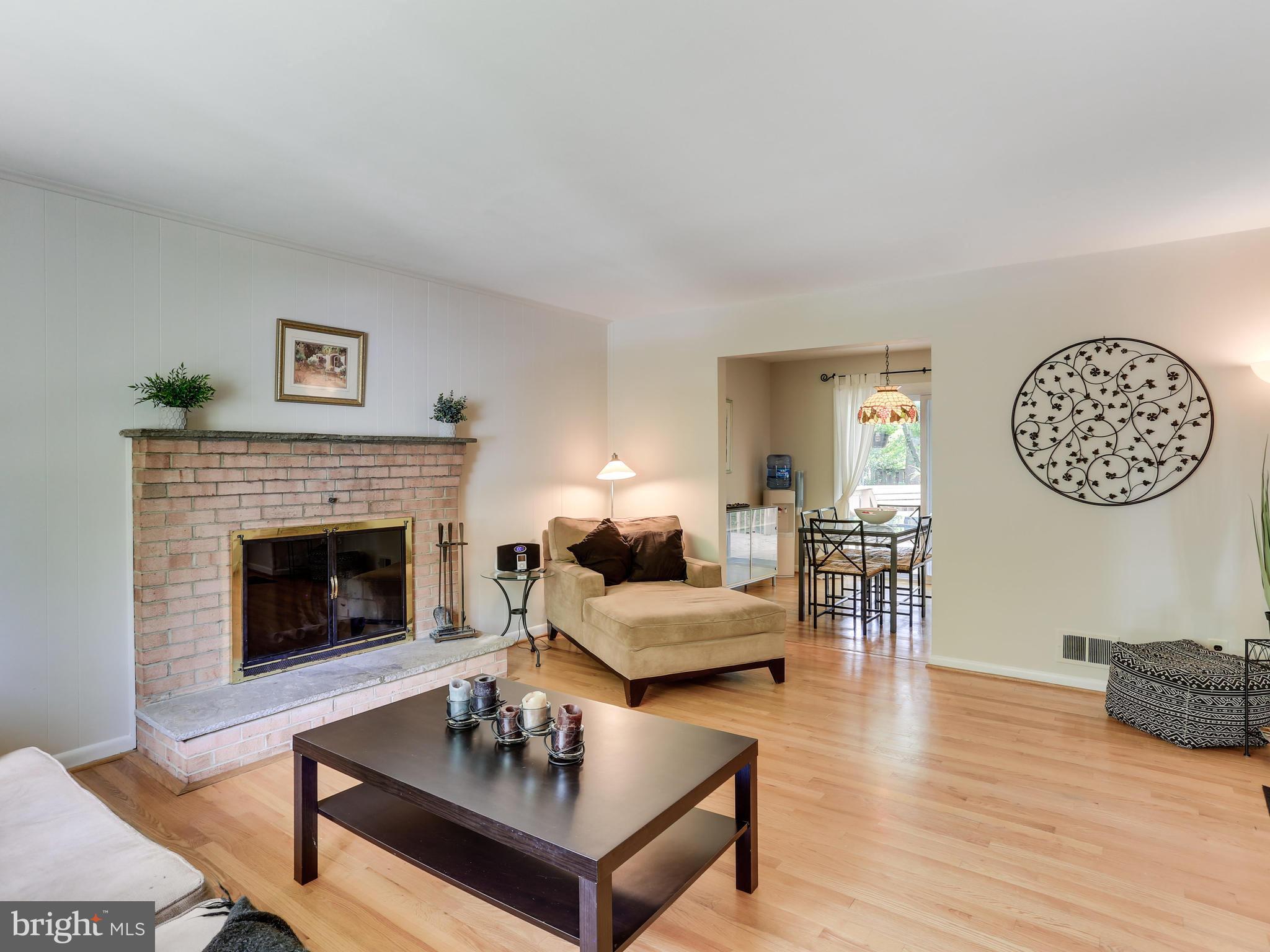 6311 Barrs Lane Lanham, MD 20706 - Photo 3 of 29 Living Room