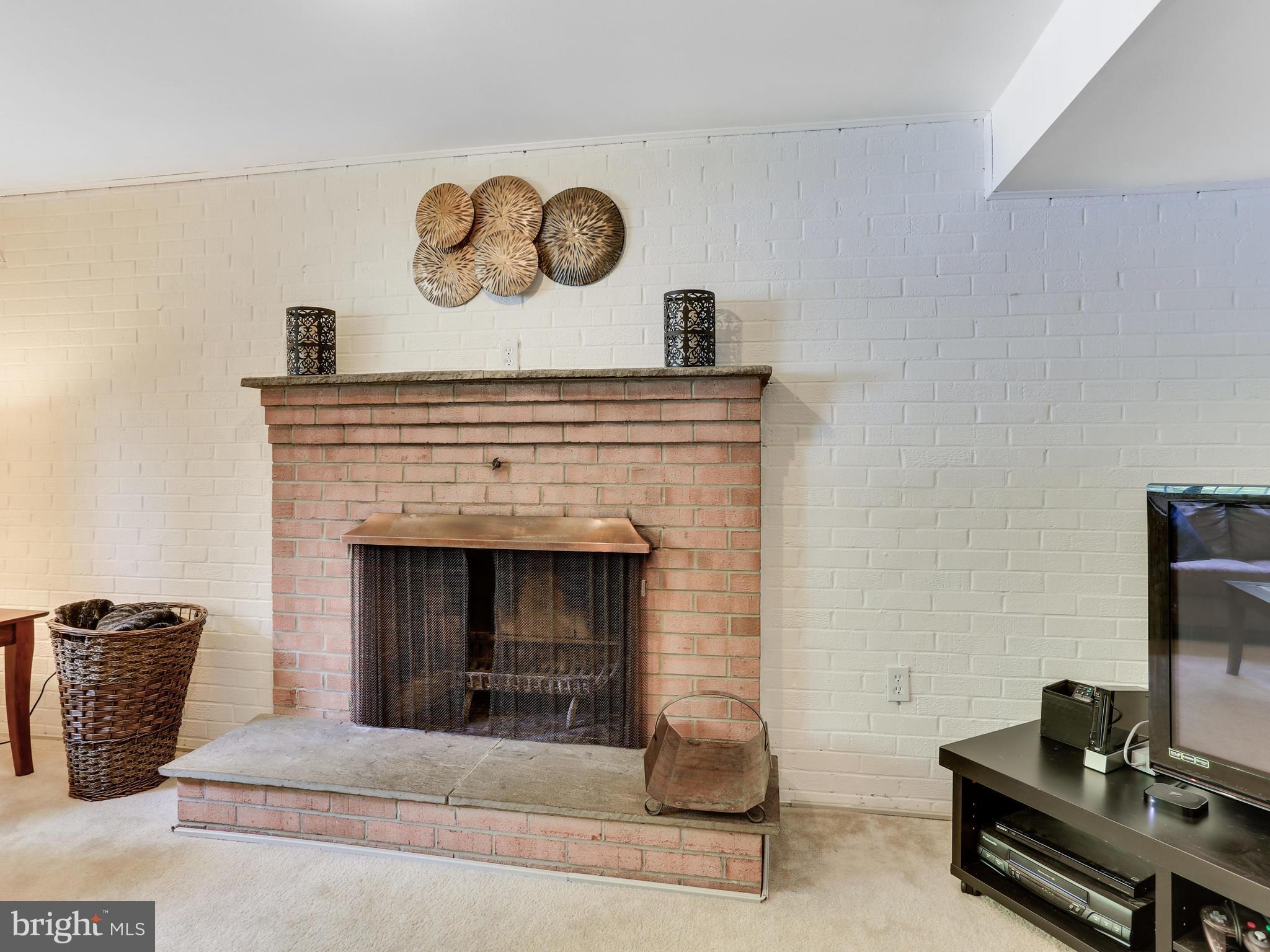 6311 Barrs Lane Lanham, MD 20706 - Photo 21 of 29 Family Room