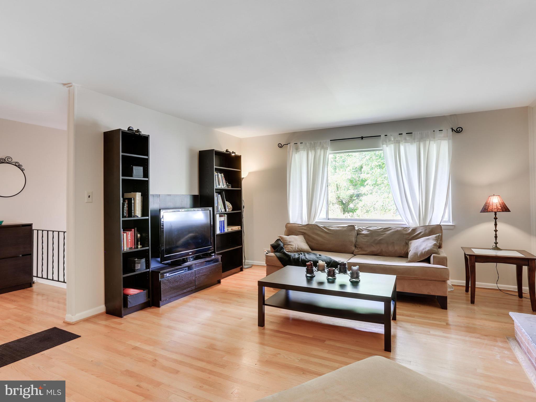 6311 Barrs Lane Lanham, MD 20706 - Photo 4 of 29 Living Room