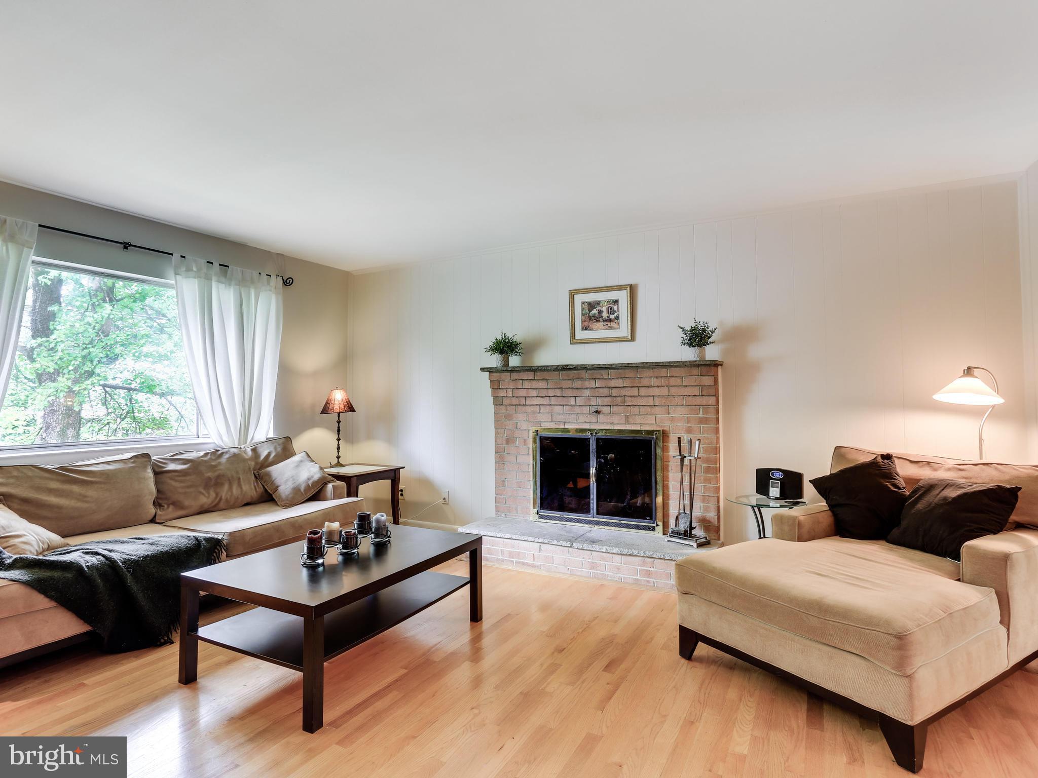 6311 Barrs Lane Lanham, MD 20706 - Photo 6 of 29 Living Room