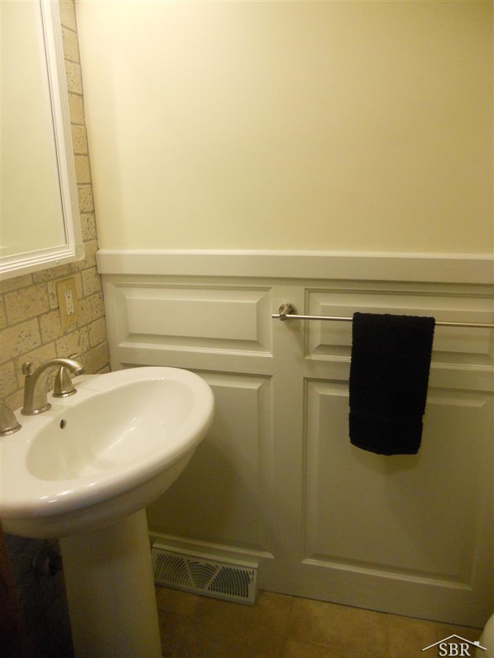 14745 Gratiot Road Hemlock, MI 48626 - Photo 8 of 17 Bath