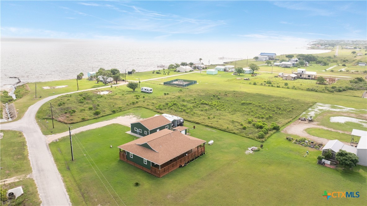 40 Waterfront Alley Port Lavaca, TX 77979 - Photo 12 of 15 a view of a city