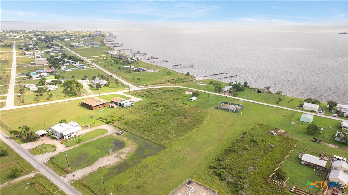 40 Waterfront Alley Port Lavaca, TX 77979 - Photo 10 of 15 a view of a city