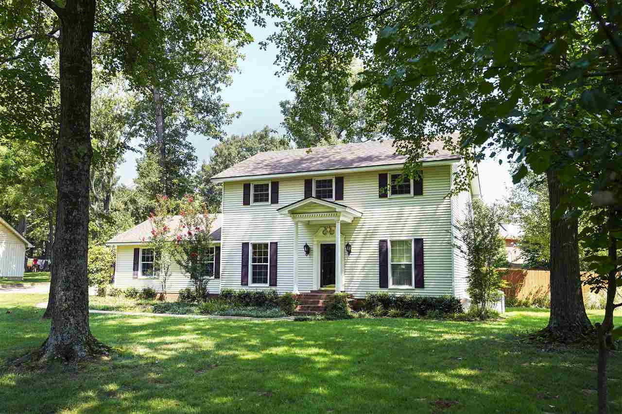 1327 Hyndsver Road Martin, TN 38237 - Photo 1 of 17 a front view of a house with a garden