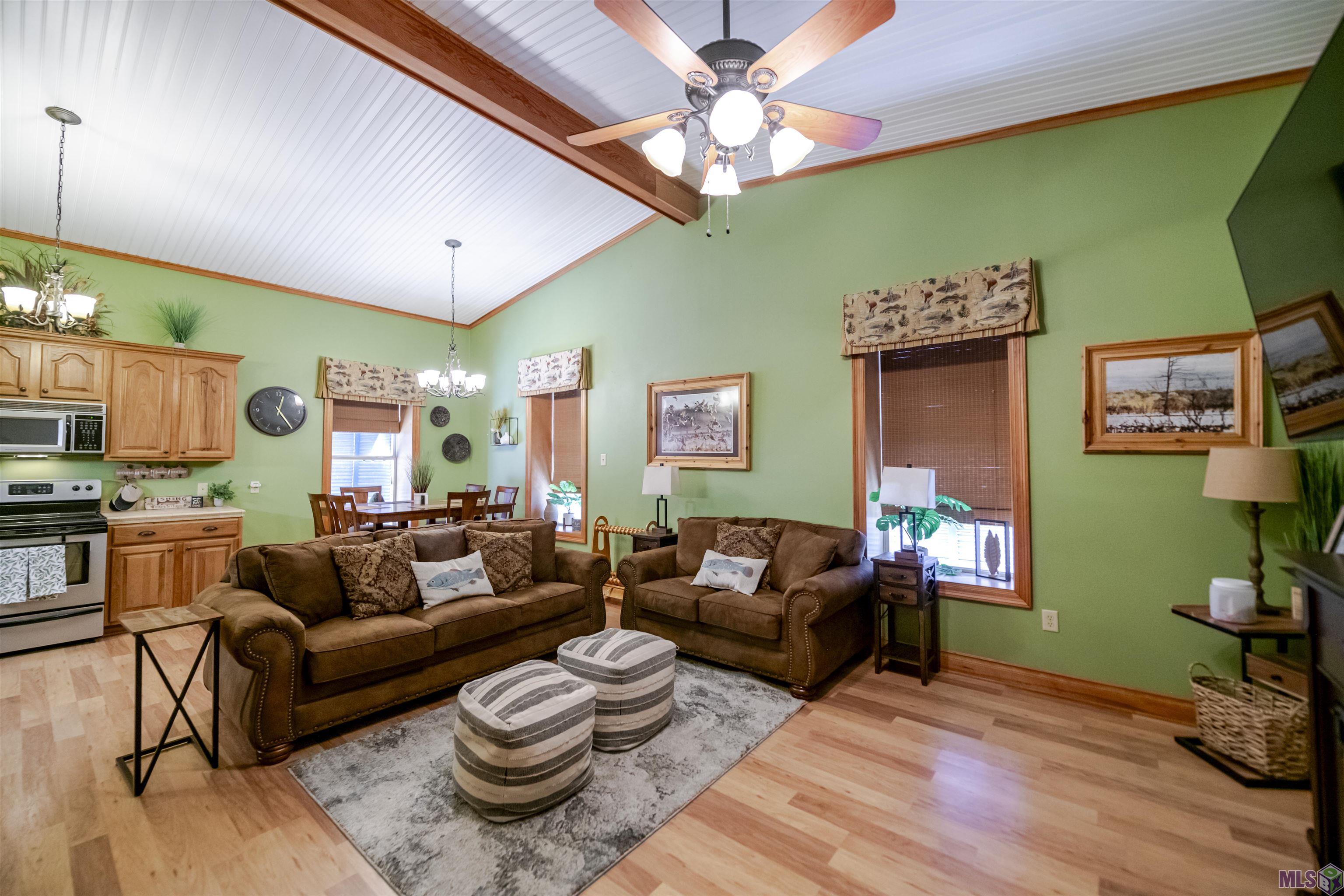 2027 Brady Road, Unit A Theriot, LA 70397 - Photo 2 of 20 Living Area