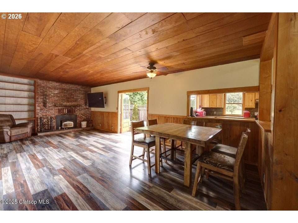 42684 Hillcrest Loop Astoria, OR 97103 - Photo 11 of 47