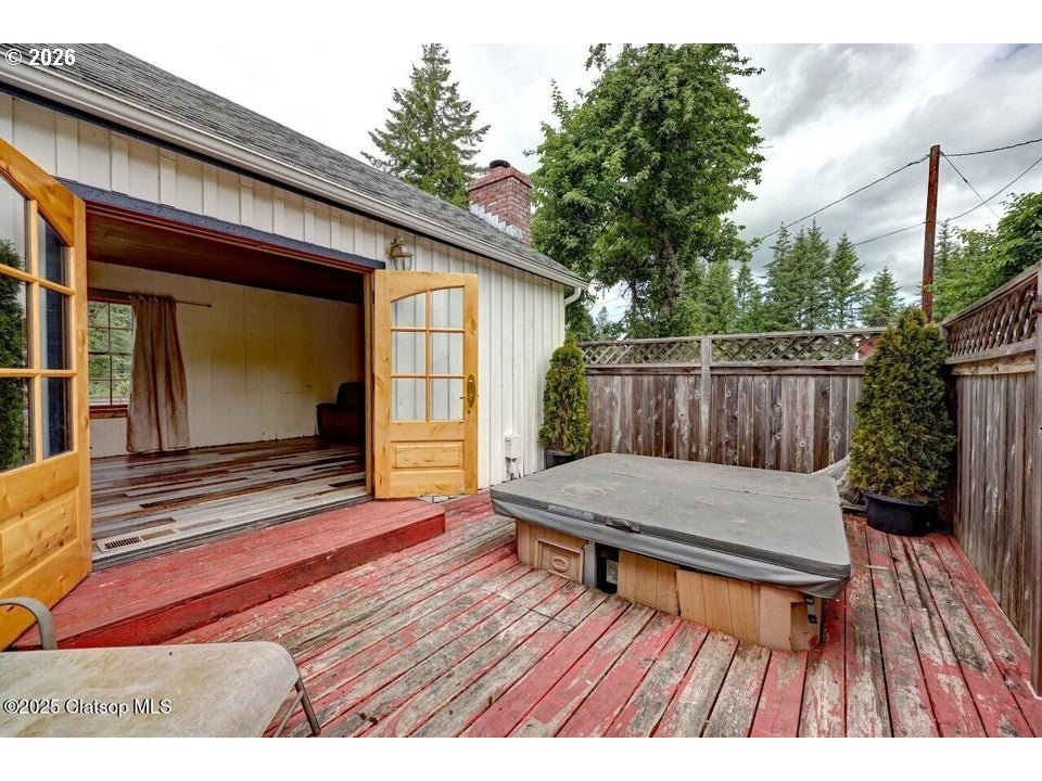 42684 Hillcrest Loop Astoria, OR 97103 - Photo 18 of 47
