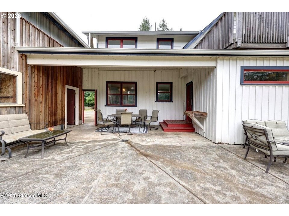 42684 Hillcrest Loop Astoria, OR 97103 - Photo 31 of 47